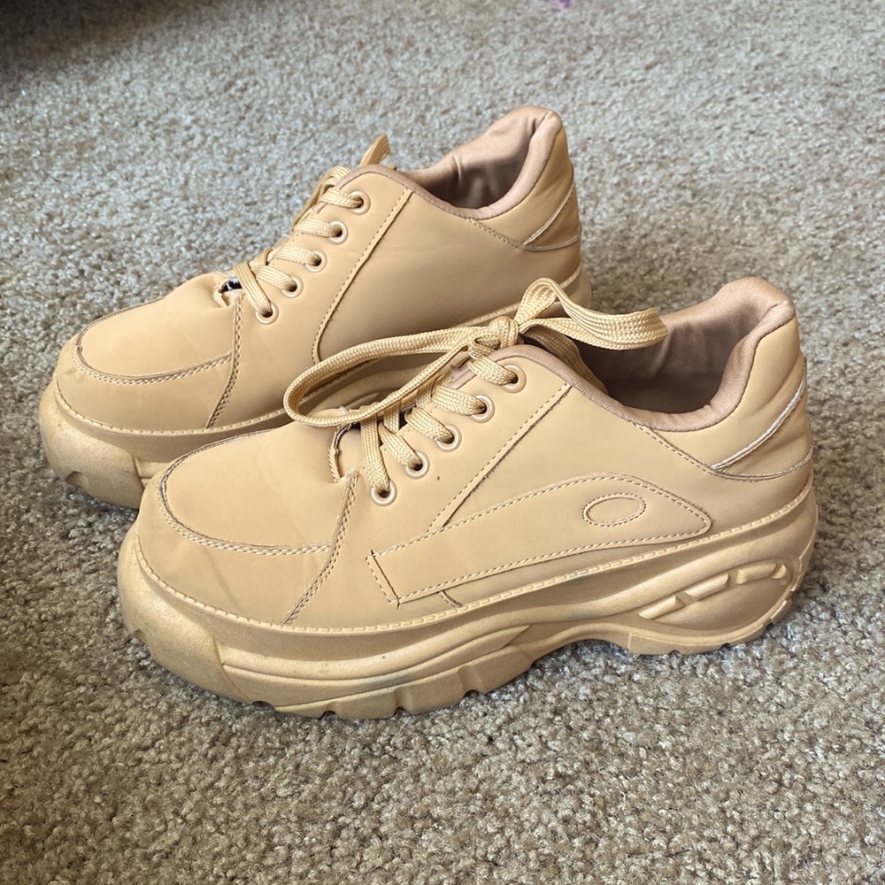Beige platform sneakers